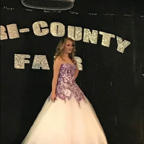 Pageant/prom - Picture 5 of 5